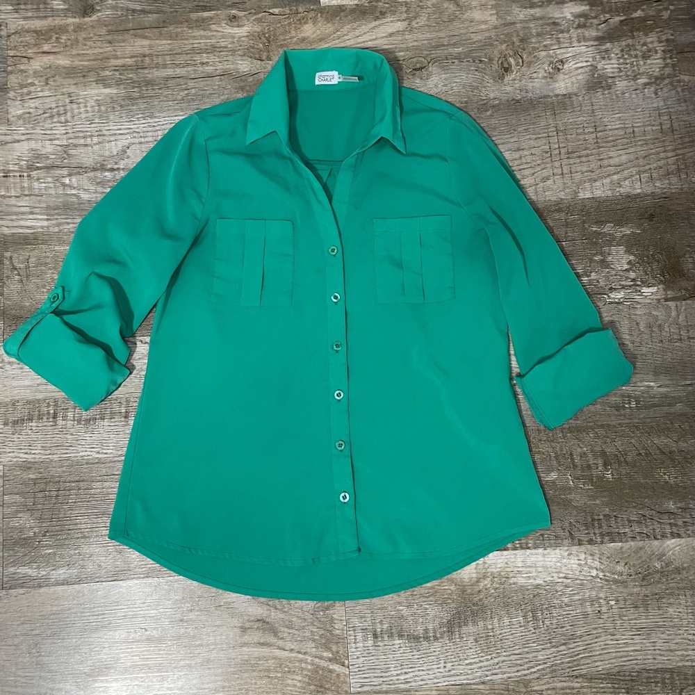 Charming Charlie Size M Green Button Down Blouse